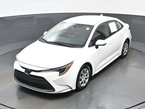 Used 2024 Toyota Corolla LE FWD image 34