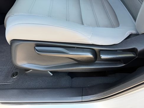 Used 2018 Honda CR-V LX image 23