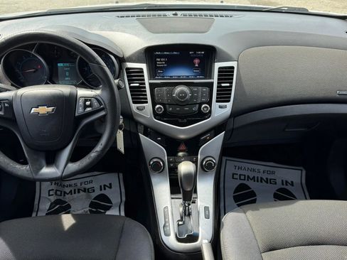 Used 2015 Chevrolet Cruze LT w/ Technology Package FWD image 14