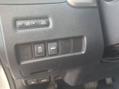 Used 2017 Nissan Murano SL w/ SL Technology Package FWD image 14