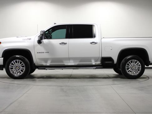 Used 2023 Chevrolet Silverado 2500 High Country w/ Safety Package II image 7