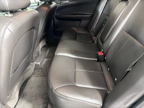 Used 2015 Chevrolet Impala LTZ FWD image 17
