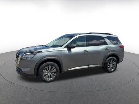 Used 2025 Nissan Pathfinder SV FWD image 6