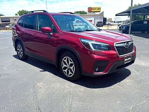 Used 2021 Subaru Forester Premium AWD/4WD image 3