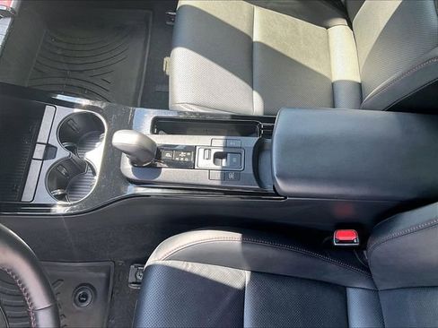 Used 2024 Toyota Prius Prime FWD image 15
