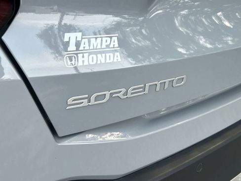Used 2025 Kia Sorento SX FWD image 8
