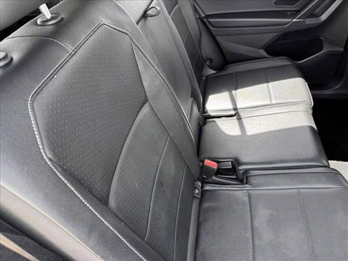 Used 2020 Volkswagen Tiguan SE AWD/4WD image 18