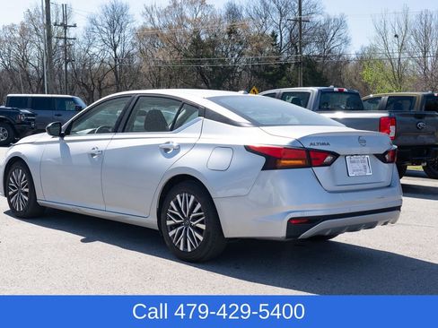 Used 2023 Nissan Altima 2.5 SV FWD image 4