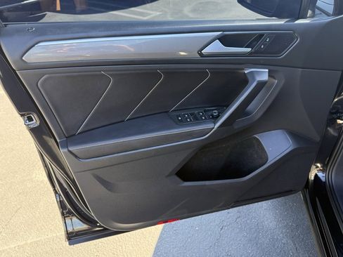 Used 2023 Volkswagen Tiguan SE R-Line image 11