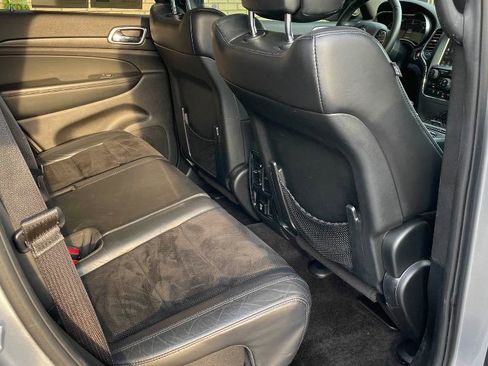 Used 2017 Jeep Grand Cherokee Altitude RWD image 23