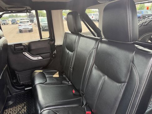 Used 2013 Jeep Wrangler Unlimited Rubicon w/ Dual Top Group AWD/4WD image 26