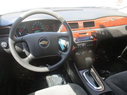 Used 2011 Chevrolet Impala LS FWD image 7