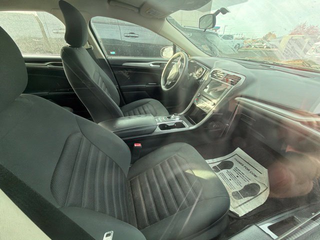 Used 2017 Ford Fusion SE FWD image 18