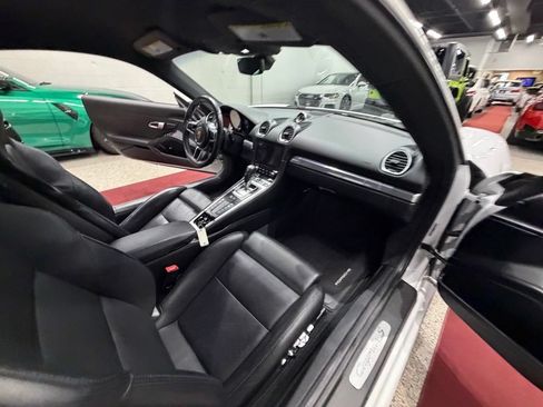 Used 2019 Porsche 718 Cayman S RWD image 29