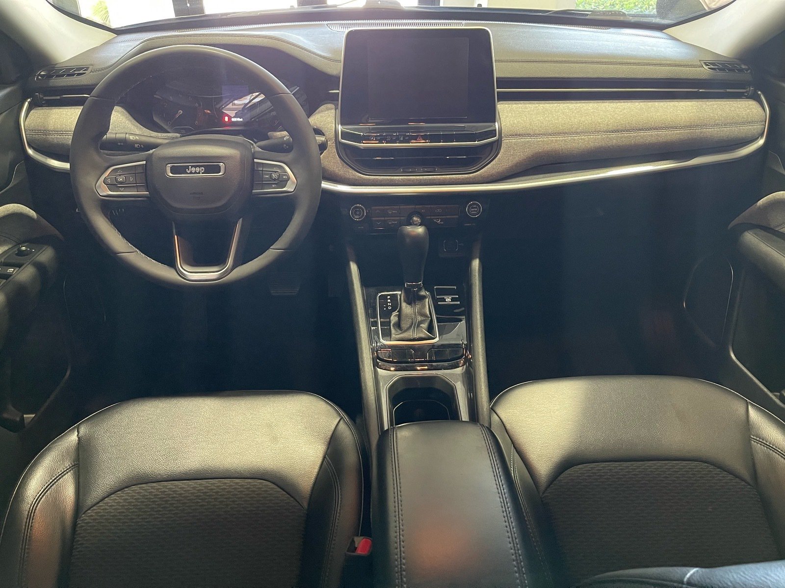 Used 2022 Jeep Compass Latitude FWD image 29