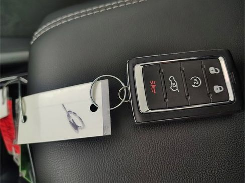 New 2025 Jeep Grand Cherokee Altitude image 27