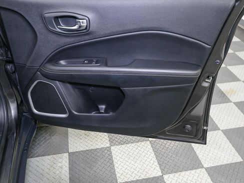 Used 2020 Jeep Compass Latitude w/ Cold Weather Group AWD/4WD image 21