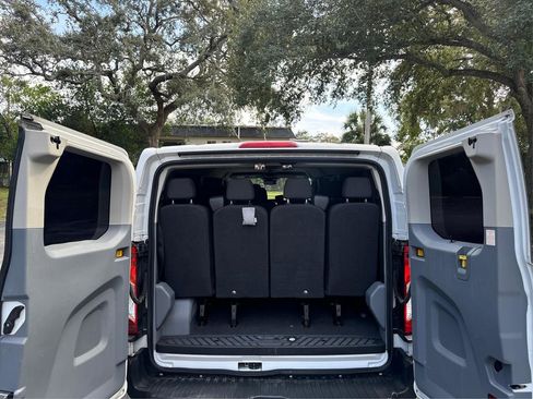 Used 2018 Ford Transit 350 XLT RWD image 11