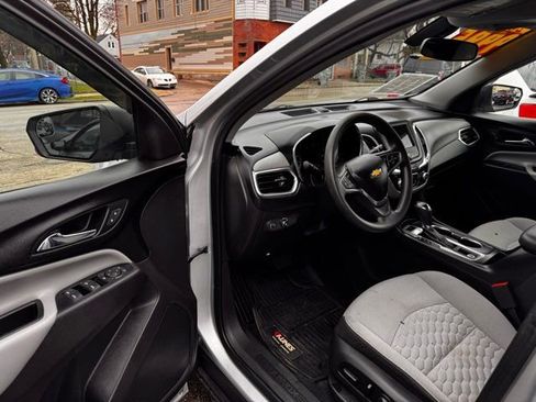Used 2019 Chevrolet Equinox LS w/ LS Convenience Package image 8