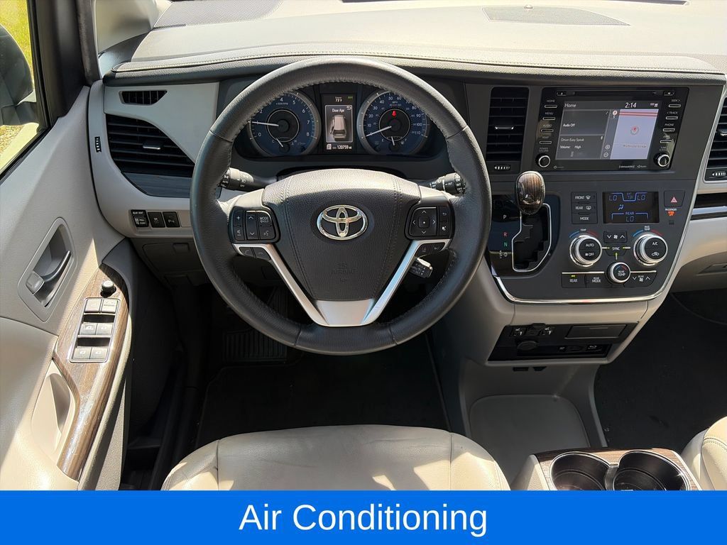 Used 2018 Toyota Sienna XLE Premium w/ Carpet Mat Package FWD image 15