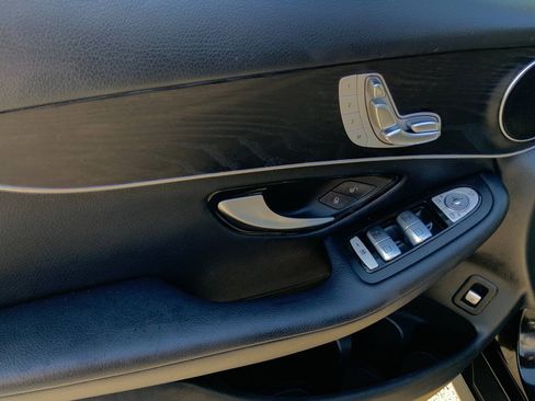 Used 2018 Mercedes-Benz GLC 300 image 12