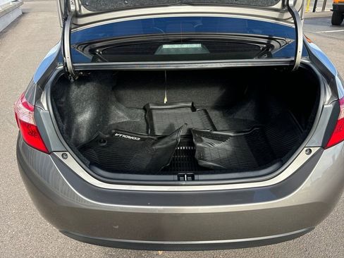 Used 2017 Toyota Corolla LE image 22