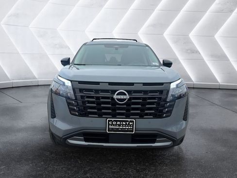 New 2026 Nissan Pathfinder Platinum image 2