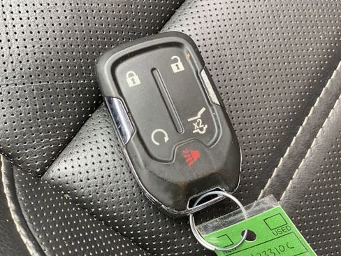 Used 2018 GMC Acadia Denali w/ Technology Package AWD/4WD image 28