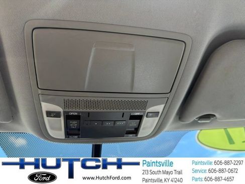 Used 2017 Acura TLX FWD image 22