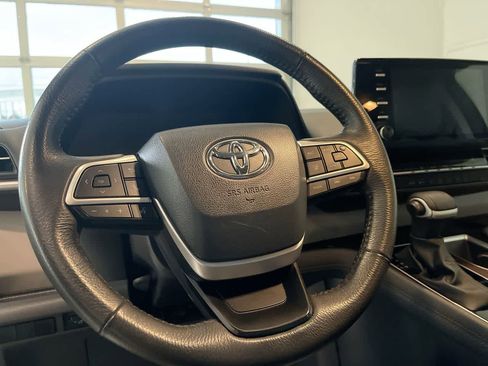 Used 2024 Toyota Sienna XLE image 14
