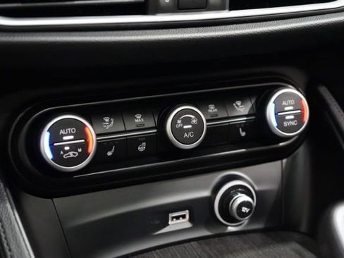 Used 2020 Alfa Romeo Stelvio Ti w/ Active Blind Spot Package AWD/4WD image 26