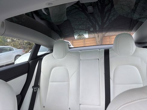 Used 2018 Tesla Model 3 Mid Range image 25