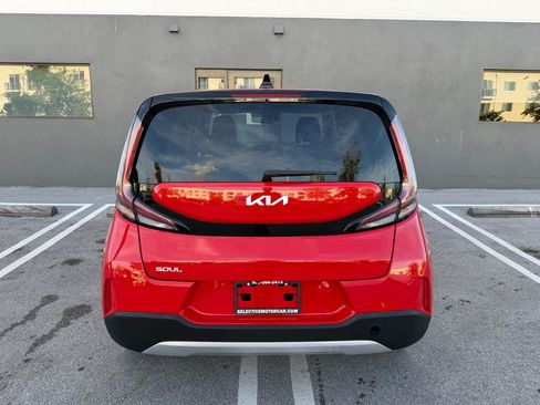 Used 2023 Kia Soul LX FWD image 12