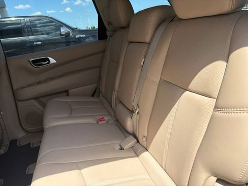 Used 2015 Nissan Pathfinder Platinum w/ Cargo Package FWD image 6