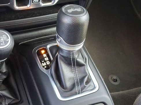 Used 2024 Jeep Wrangler Unlimited AWD/4WD image 11