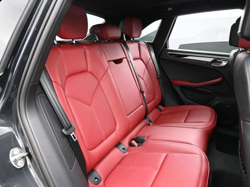 Certified 2026 Porsche Macan AWD/4WD image 27