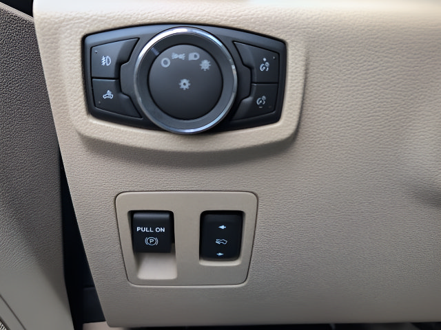 Used 2015 Ford F150 XLT w/ Equipment Group 301A Mid RWD image 16