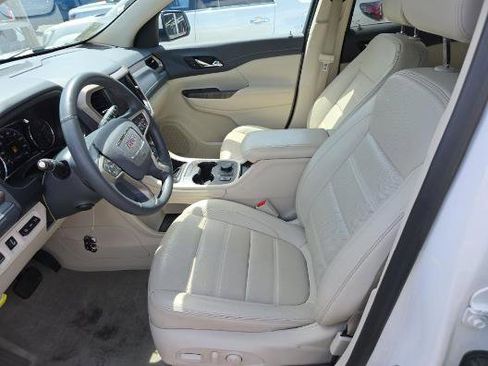Used 2023 GMC Acadia Denali AWD/4WD image 4