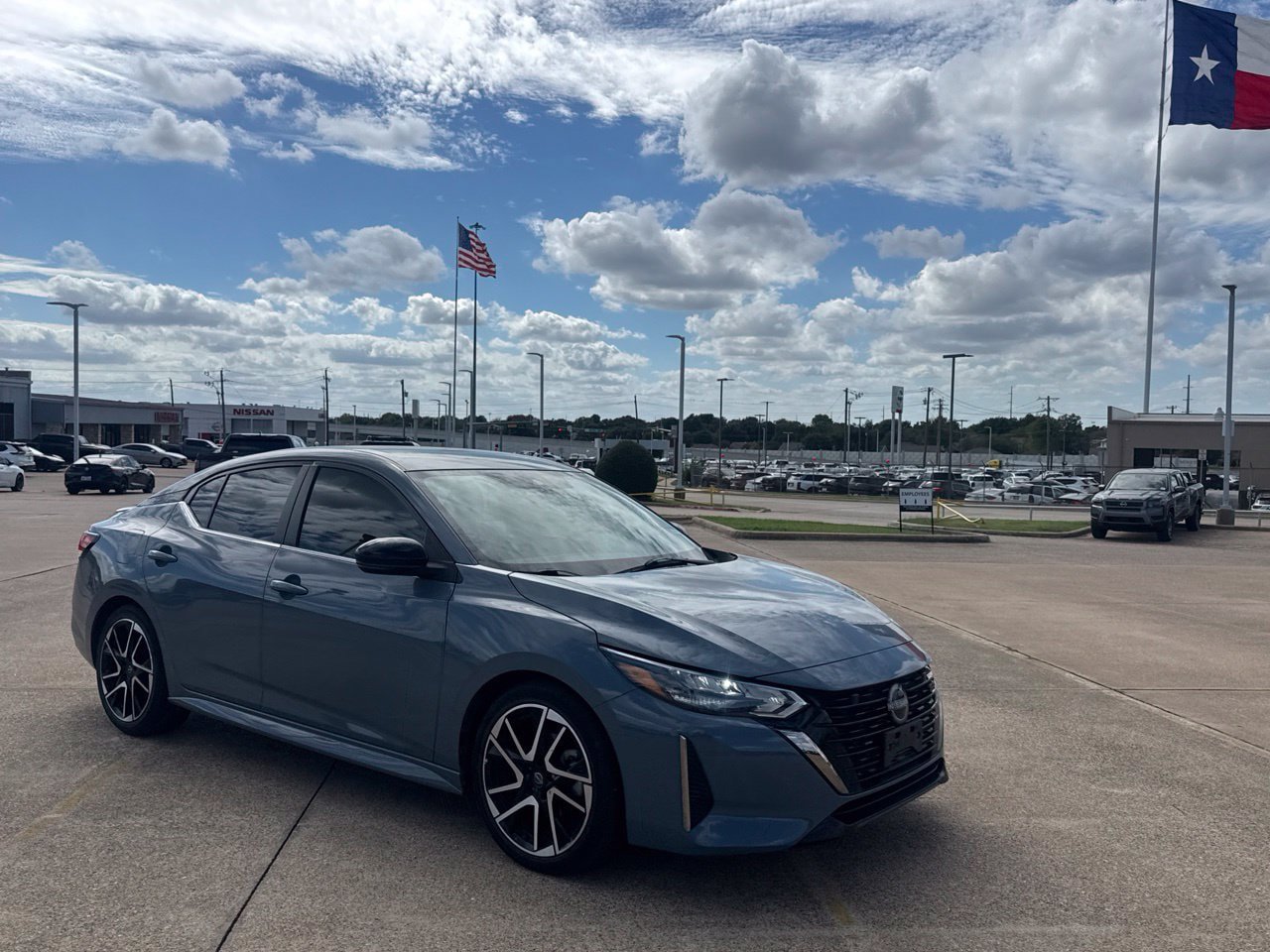 Certified 2024 Nissan Sentra SR FWD image 2