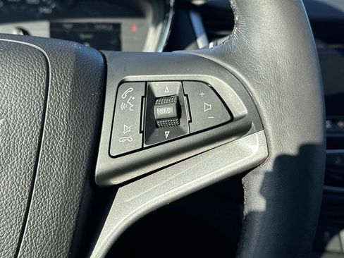 Certified 2022 Chevrolet Trax LT w/ LT Convenience Package image 22