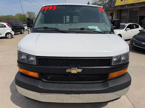 Used 2019 Chevrolet Express 2500 w/ Driver Convenience Package RWD image 2