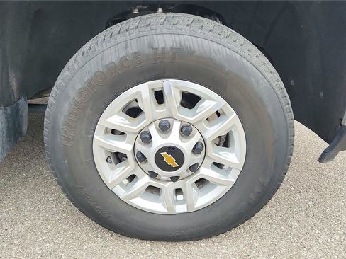 Used 2025 Chevrolet Silverado 2500 LT w/ Convenience Package image 2