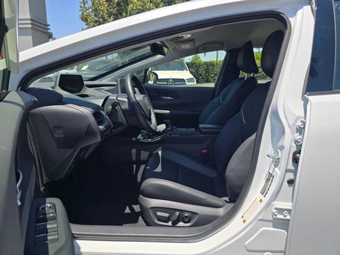 Certified 2026 Toyota Prius XLE FWD image 21