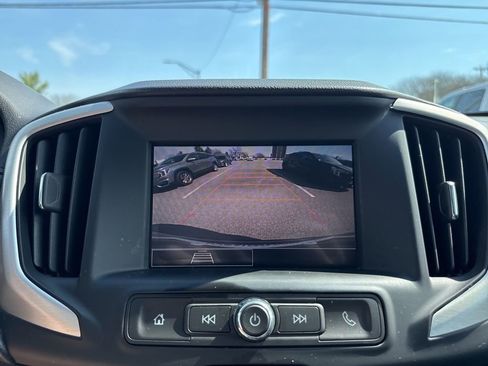 Used 2024 GMC Terrain SLE w/ Driver Convenience Package image 24