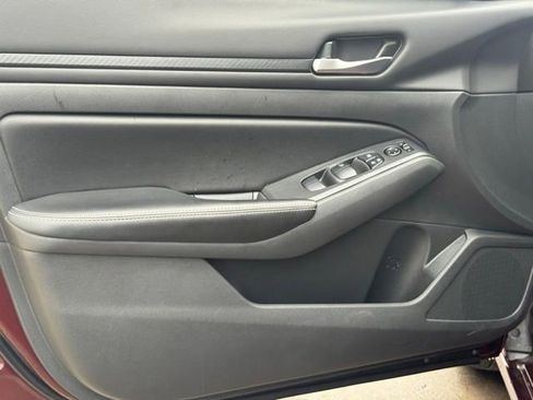 Used 2024 Nissan Altima 2.5 SV image 15