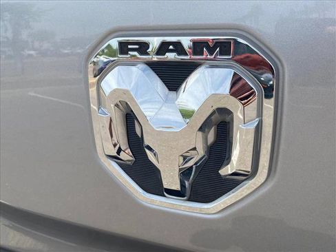 Used 2020 RAM 1500 Big Horn AWD/4WD image 30