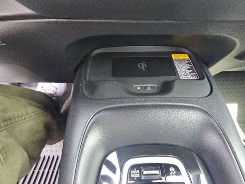 Certified 2025 Toyota Corolla SE FWD image 18