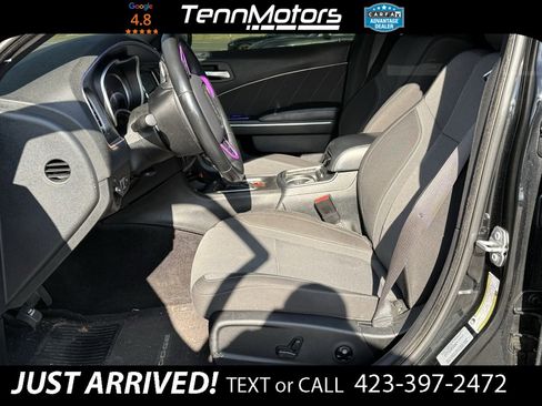 Used 2017 Dodge Charger R/T w/ Navigation & Travel Group image 9