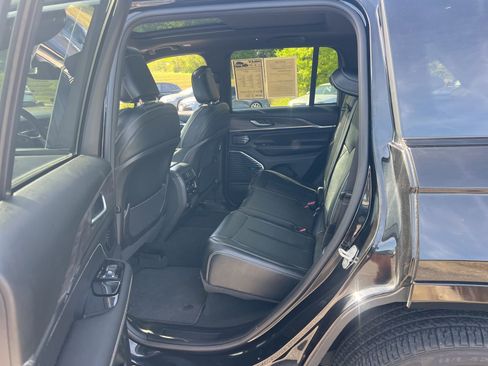 Used 2022 Jeep Grand Cherokee Overland w/ MOPAR Finishing Package image 38