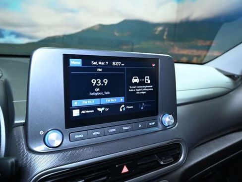 Used 2023 Hyundai Kona SE w/ Cargo Package image 31